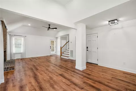 Living - 109 Prestwick Ct, Easley, SC 29642 photo 6 of 6