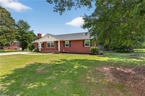 Exterior - 113 Greenfield Ave, Pendleton, SC 29670 photo 3 of 7
