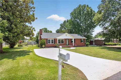Exterior - 113 Greenfield Ave, Pendleton, SC 29670 photo 2 of 7