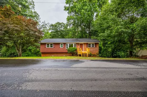 7 Birchbark Dr, Greenville, SC 29611
