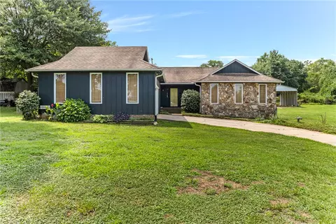 234 Country Gln, Piedmont, SC 29673