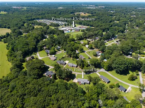 View/Area - 706 Pinewood Dr, Pendleton, SC 29670 photo 2 of 4