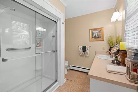 Bath - 706 Pinewood Dr, Pendleton, SC 29670 photo 3 of 3