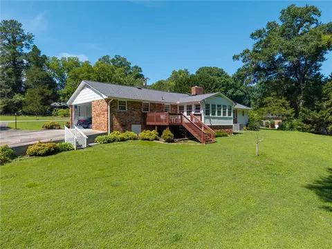 Exterior - 706 Pinewood Dr, Pendleton, SC 29670 photo 7 of 9