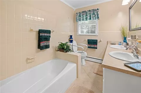 Bath - 706 Pinewood Dr, Pendleton, SC 29670 photo 1 of 3