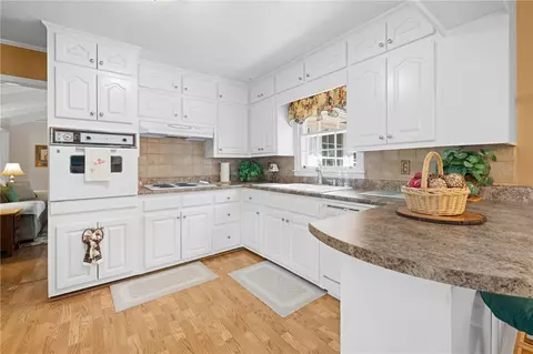 Kitchen - 706 Pinewood Dr, Pendleton, SC 29670 photo 2 of 3