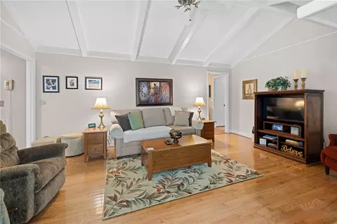 Living - 706 Pinewood Dr, Pendleton, SC 29670 photo 3 of 3