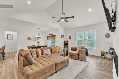 404 Burrell St, Pendleton, SC 29670 photo 4