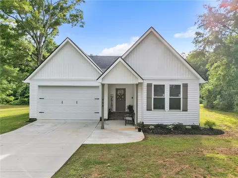 404 Burrell St, Pendleton, SC 29670