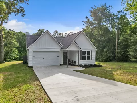 404 Burrell St, Pendleton, SC 29670 photo 2