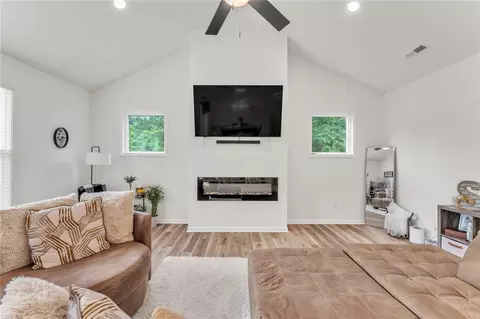 404 Burrell St, Pendleton, SC 29670 photo 7