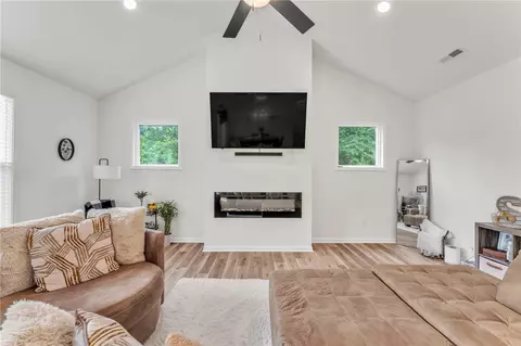404 Burrell St, Pendleton, SC 29670 photo 7
