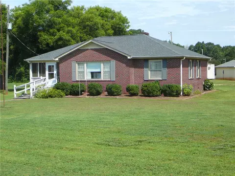 1430 Grady Hall Rd, Anderson, SC 29626
