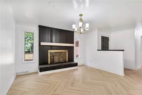 Living - 809 Paige Rd, Honea Path, SC 29654 photo 4 of 5