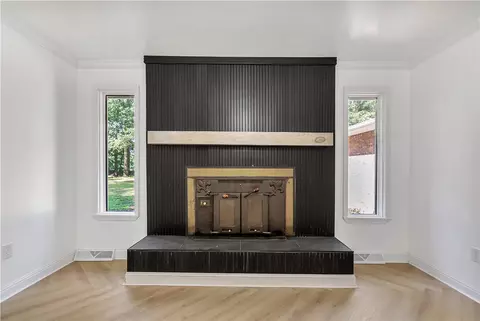 Living - 809 Paige Rd, Honea Path, SC 29654 photo 1 of 5