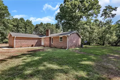 Exterior - 809 Paige Rd, Honea Path, SC 29654 photo 2 of 9