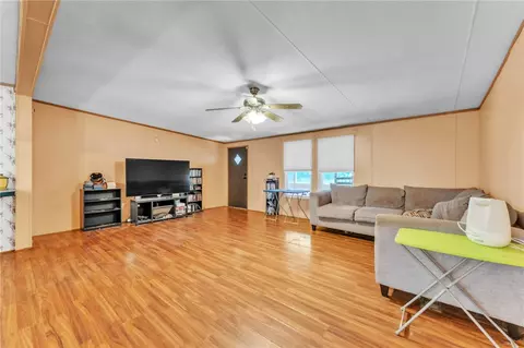 110 Diane Dr, Easley, SC 29640 photo 4
