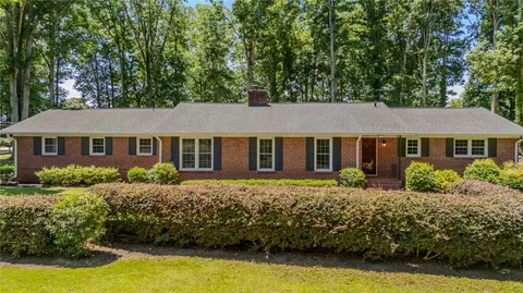 214 Spring Dr, Easley, SC 29642 photo 2