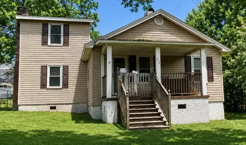 32 School St, Enoree, SC 29335