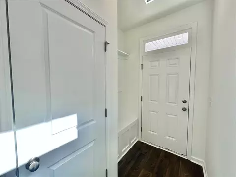 Entry Way - 563 Seaborn Cir, Pendleton, SC 29670 photo 1 of 6