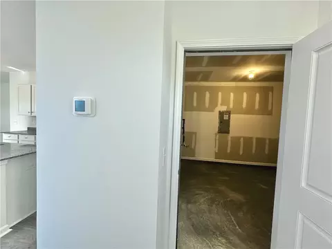 Entry Way - 563 Seaborn Cir, Pendleton, SC 29670 photo 3 of 6