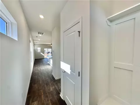 Entry Way - 563 Seaborn Cir, Pendleton, SC 29670 photo 2 of 6