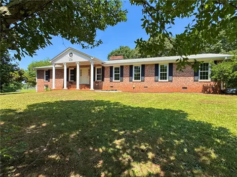 408 Rices Creek Rd, Liberty, SC 29657