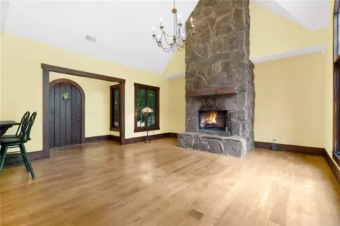 Living - 205 Long Cove Ct, Sunset, SC 29685 photo 4 of 9