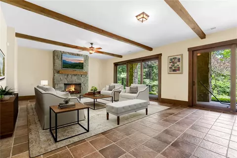 Living - 205 Long Cove Ct, Sunset, SC 29685 photo 7 of 9
