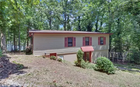 149 Foxtail Dr, Hartwell, GA 30643