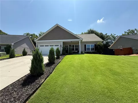 206 Ashwood Ln, Anderson, SC 29625