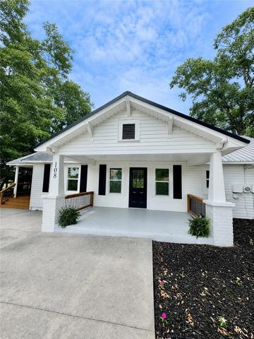108 Boggs Dr, Townville, SC 29689