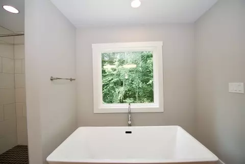 Bath - 317 Pendleton Rd, Clemson, SC 29631 photo 5 of 8