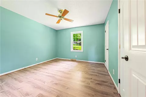 Bedroom - 121 White Oak Dr, Easley, SC 29642 photo 5 of 6