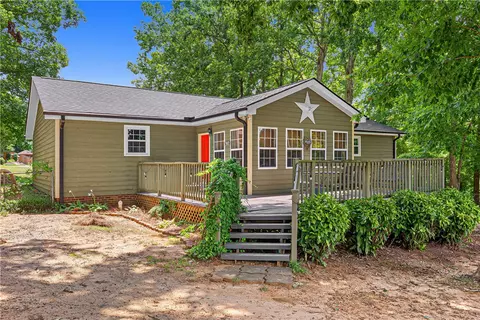 Exterior - 121 White Oak Dr, Easley, SC 29642 photo 8 of 12