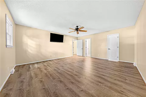 Bedroom - 121 White Oak Dr, Easley, SC 29642 photo 2 of 6