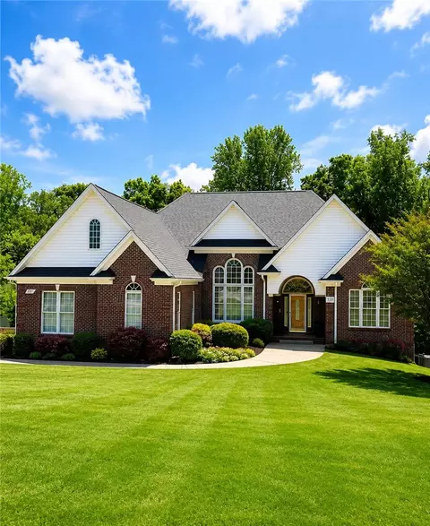 113 Topsail Dr, Anderson, SC 29625