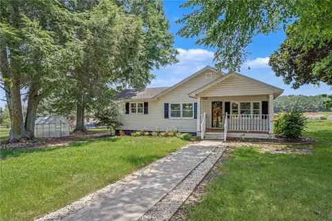 7809 Moorefield Memorial Hwy, Liberty, SC 29657