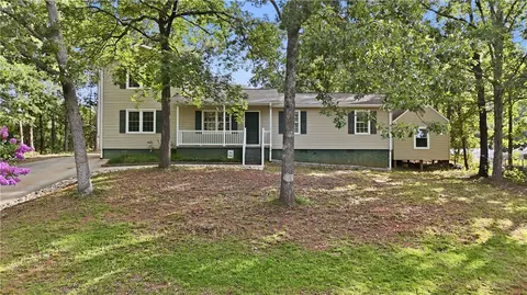 2001 Ridgeview Ln, Seneca, SC 29678
