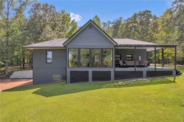 83 Sugar Cane Dr, Hartwell, GA 30643