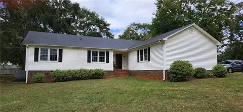 304 Stonehaven Dr, Anderson, SC 29625