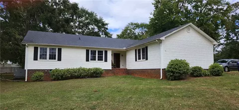 304 Stonehaven Dr, Anderson, SC 29625