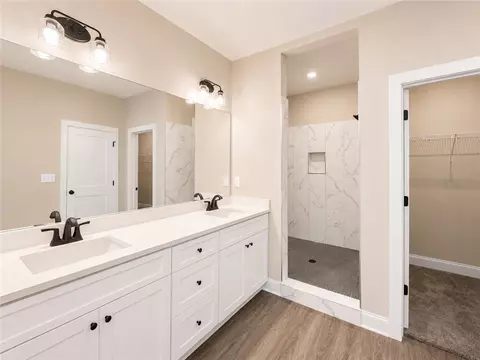 Bath - 503 Chickasaw Dr, Westminster, SC 29693 photo 1 of 5