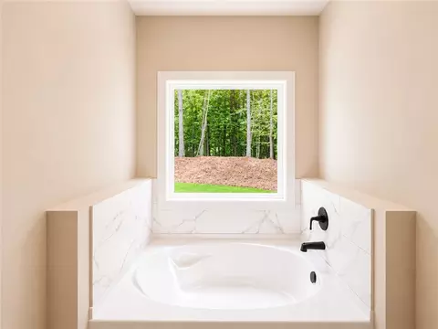 Bath - 503 Chickasaw Dr, Westminster, SC 29693 photo 2 of 5