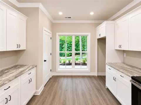 Entry Way - 503 Chickasaw Dr, Westminster, SC 29693 photo 2 of 3