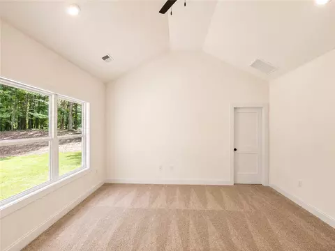 Bedroom - 503 Chickasaw Dr, Westminster, SC 29693 photo 2 of 6