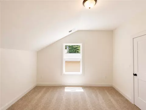 Bedroom - 503 Chickasaw Dr, Westminster, SC 29693 photo 4 of 6
