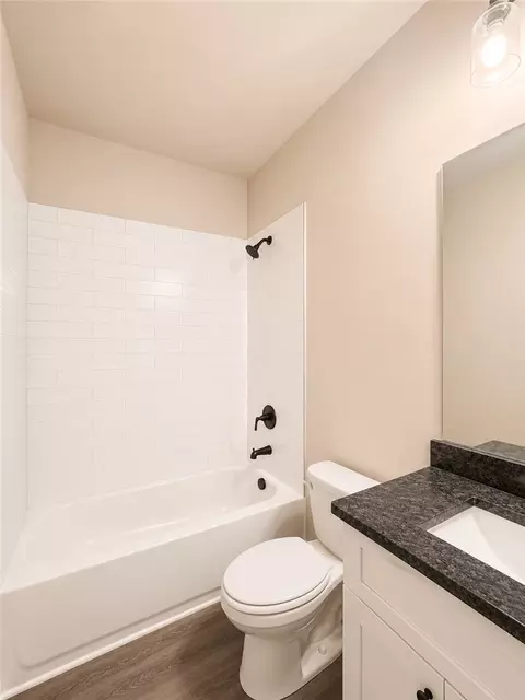 Bath - 503 Chickasaw Dr, Westminster, SC 29693 photo 5 of 5