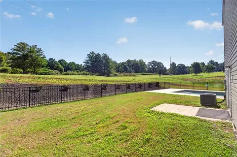 Exterior - 2007 Aberdeen Ln, Walhalla, SC 29691 photo 4 of 5