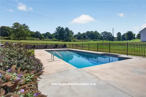 Exterior - 2007 Aberdeen Ln, Walhalla, SC 29691 photo 3 of 5